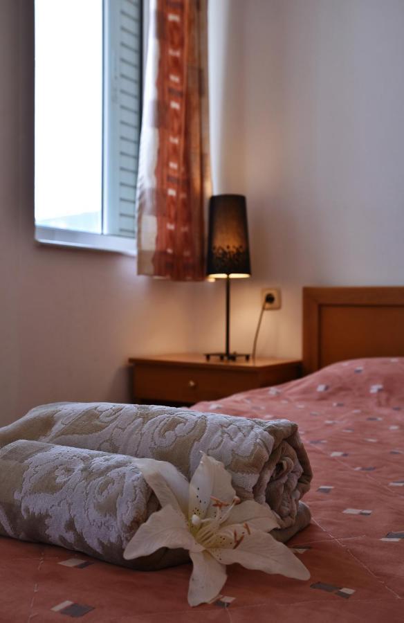 Nirevel Apartments Гувес Екстер'єр фото