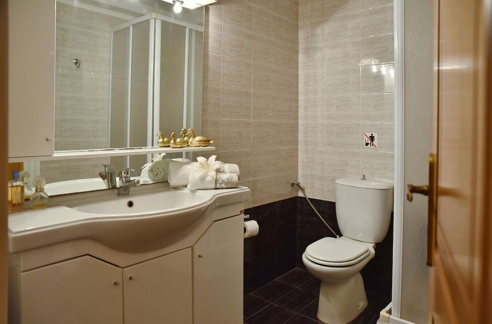 Nirevel Apartments Гувес Екстер'єр фото